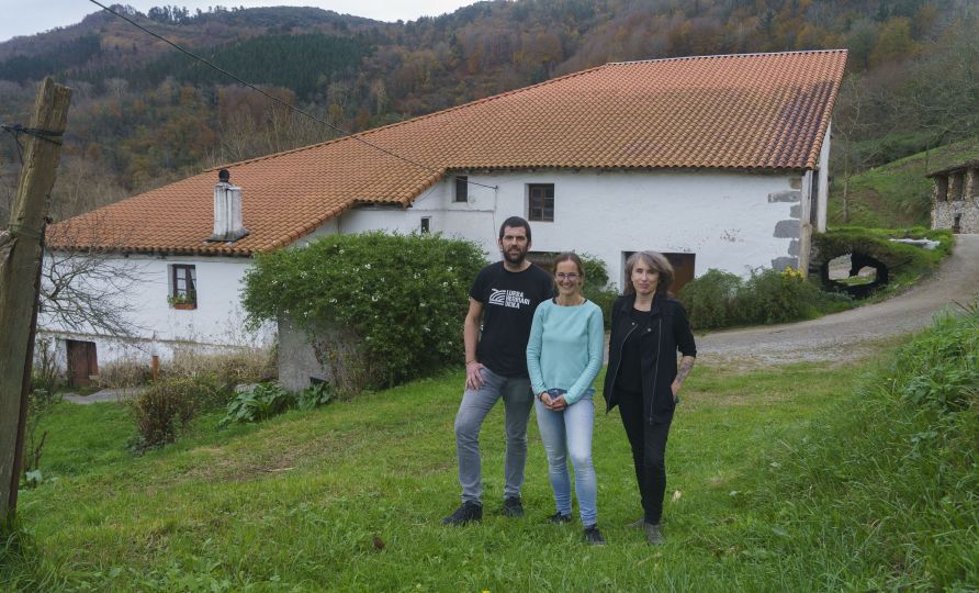 BERRIA: “Amillubi: argi izpi bat baserriari”