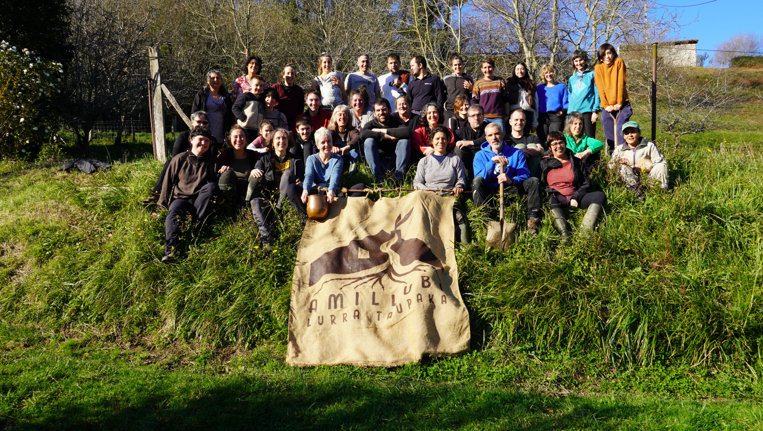 Aurrera begira jarrita ospatu du Amillubik bigarren urteurrena